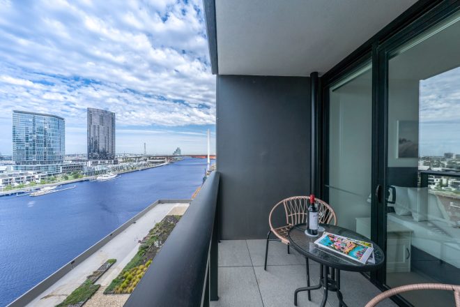 views over yarra river melbourne