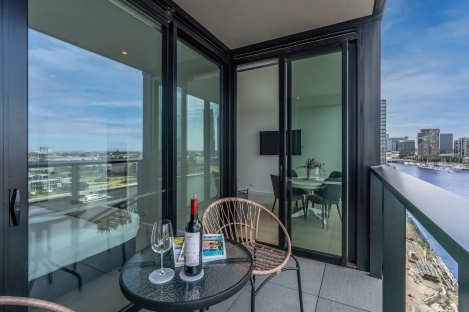 executive apartments in melbourne with weekly to monthly stays